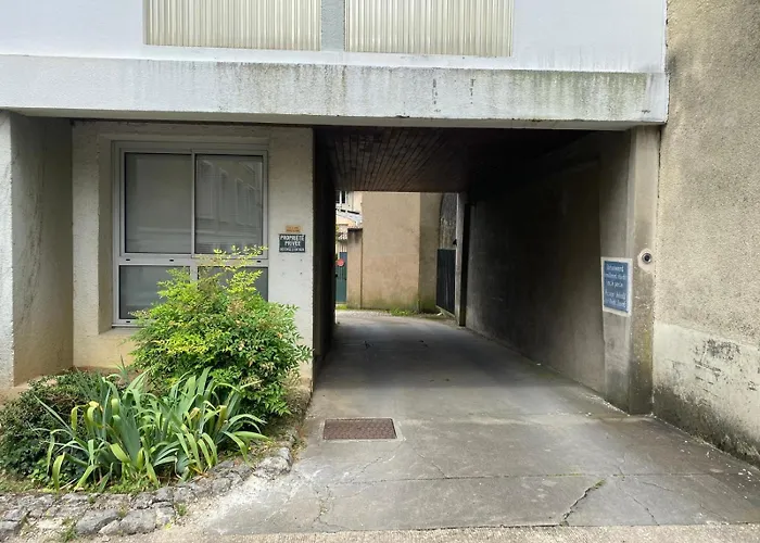 Le Saint Louis- Parking -poitiers Centre - Dortoir Apartman
